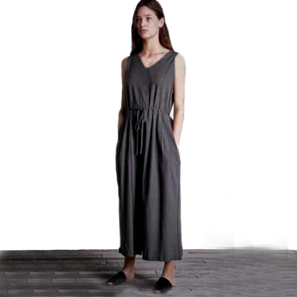 Grade & Gather Gray V neck sleeveless jumpsuit romper with waist tie, pockets S